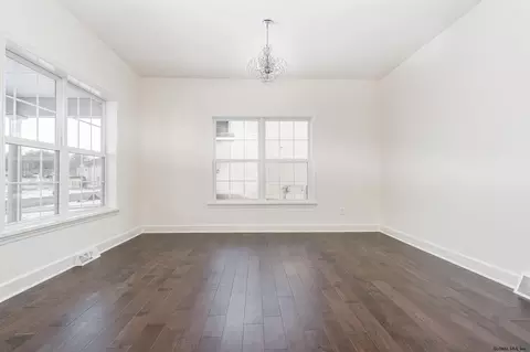 305 Danielle Dr, Schenectady, NY 12303 photo 5