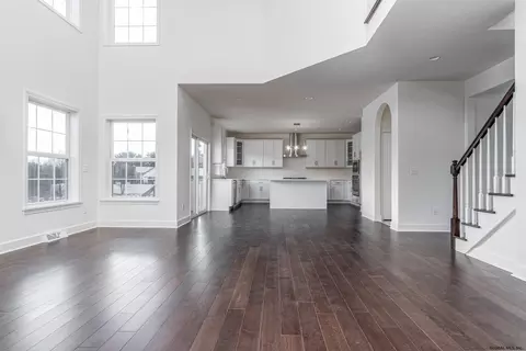 305 Danielle Dr, Schenectady, NY 12303 photo 8