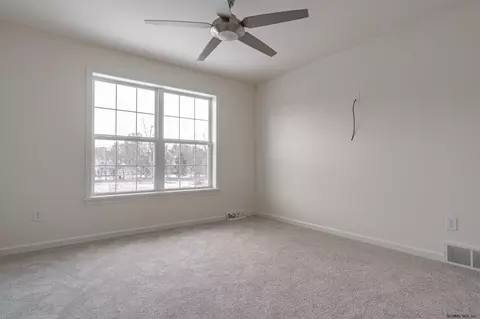 305 Danielle Dr, Schenectady, NY 12303 photo 24