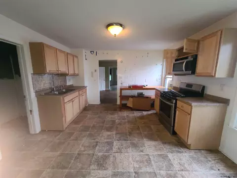1159 Baker Ave, Schenectady, NY 12309 photo 4