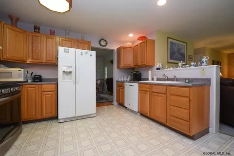 29 Squire Rd, Schenectady, NY 12304 photo 23
