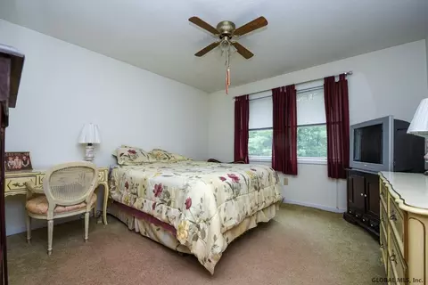 29 Squire Rd, Schenectady, NY 12304 photo 12
