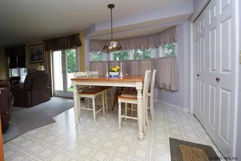 29 Squire Rd, Schenectady, NY 12304 photo 8