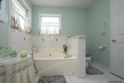 29 Squire Rd, Schenectady, NY 12304 photo 19