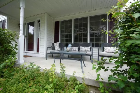 29 Squire Rd, Schenectady, NY 12304 photo 5