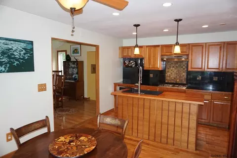 22 Teaberry Pl, Malta, NY 12020 photo 3