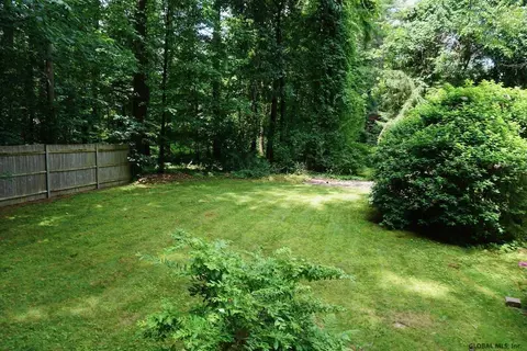 22 Teaberry Pl, Malta, NY 12020 photo 32