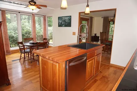 22 Teaberry Pl, Malta, NY 12020 photo 7