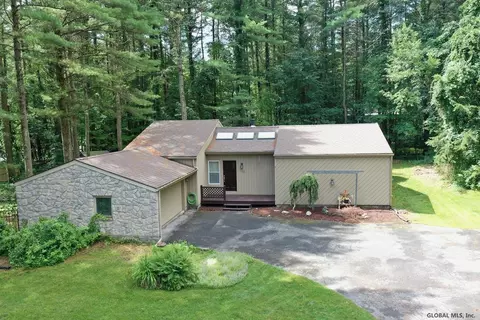 22 Teaberry Pl, Malta, NY 12020 photo 1