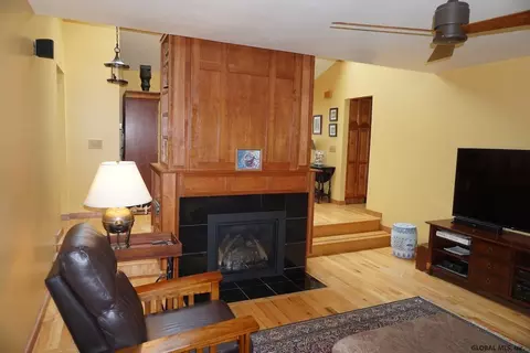 22 Teaberry Pl, Malta, NY 12020 photo 13
