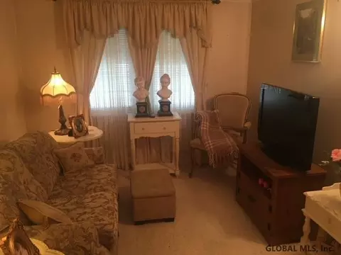 837 Cleveland Ave, Schenectady, NY 12306 photo 18