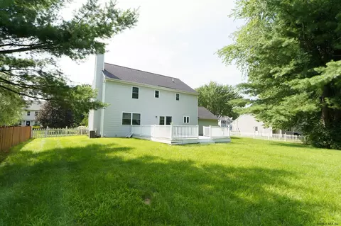 38 Manor Dr, Glenmont, NY 12077 photo 28