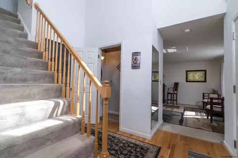 38 Manor Dr, Glenmont, NY 12077 photo 3