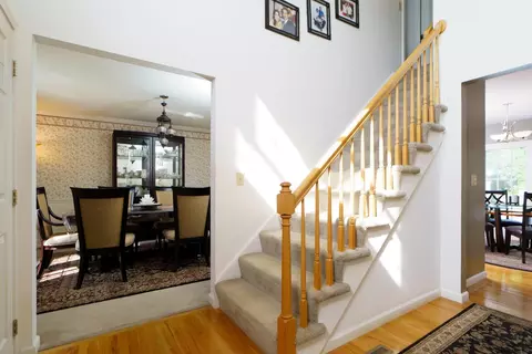 38 Manor Dr, Glenmont, NY 12077 photo 14