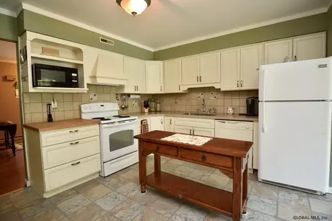 280 Progress Rd, Gloversville, NY 12078 photo 4