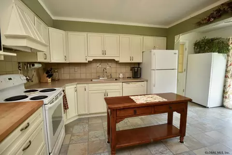 280 Progress Rd, Gloversville, NY 12078 photo 3