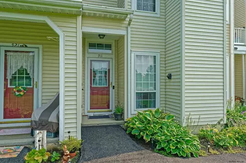 511 Apex Ln, Troy, NY 12182 photo 1