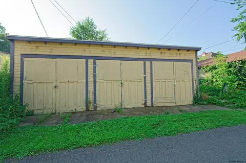 1069 Waverly Pl, Schenectady, NY 12308 photo 43