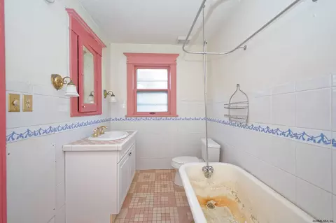 1069 Waverly Pl, Schenectady, NY 12308 photo 32