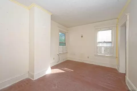 1069 Waverly Pl, Schenectady, NY 12308 photo 25