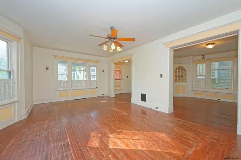 1069 Waverly Pl, Schenectady, NY 12308 photo 7