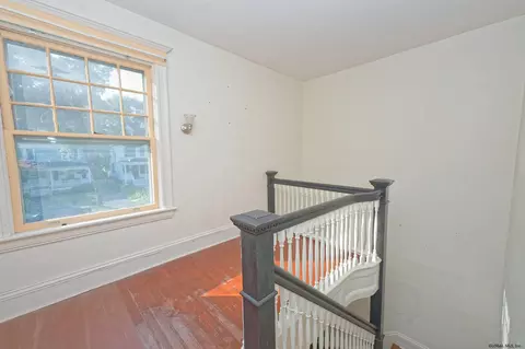 1069 Waverly Pl, Schenectady, NY 12308 photo 21