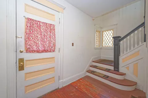 1069 Waverly Pl, Schenectady, NY 12308 photo 5
