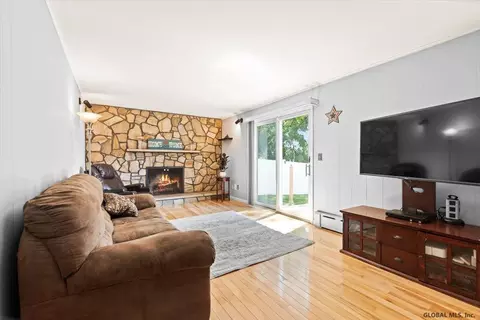 1224 Hendrickson Ave, Schenectady, NY 12309 photo 8