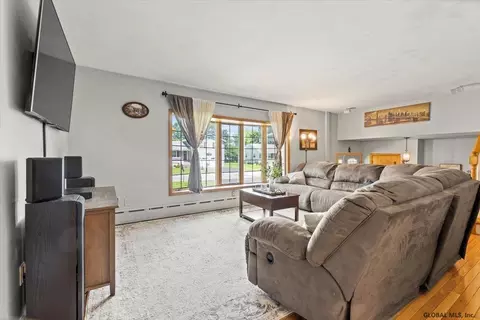 1224 Hendrickson Ave, Schenectady, NY 12309 photo 17
