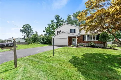 1224 Hendrickson Ave, Schenectady, NY 12309 photo 2