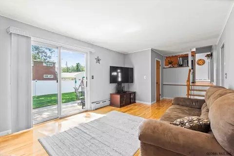 1224 Hendrickson Ave, Schenectady, NY 12309 photo 9