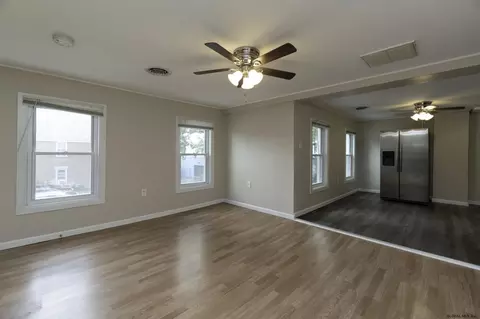 9 Chestnut St, Schenectady, NY 12307 photo 30