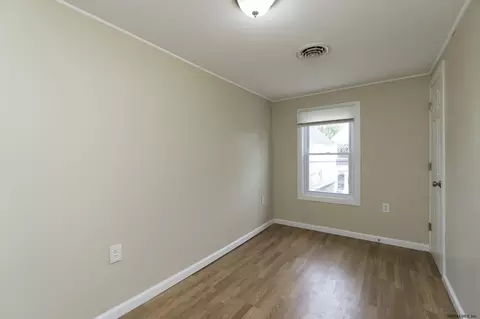 9 Chestnut St, Schenectady, NY 12307 photo 33