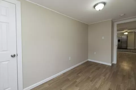 9 Chestnut St, Schenectady, NY 12307 photo 36