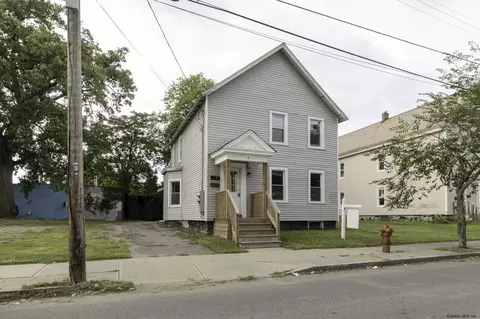 9 Chestnut St, Schenectady, NY 12307 photo 1