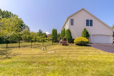 6 Corrit Dr, Delmar, NY 12054 photo 46