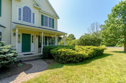 6 Corrit Dr, Delmar, NY 12054 photo 3