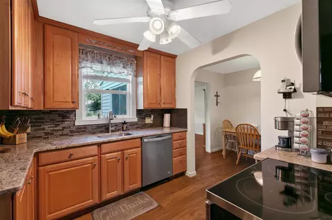 313 Nimitz Rd, Schenectady, NY 12304 photo 6