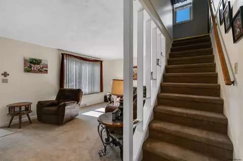 313 Nimitz Rd, Schenectady, NY 12304 photo 10