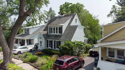 107 Alexander Ave, Schenectady, NY 12302 photo 2