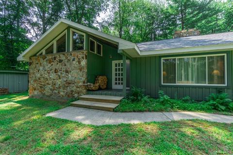 9 Pineview Ln, Clifton Park, NY 12065 photo 4