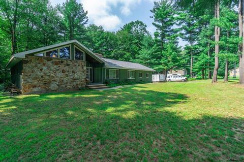 9 Pineview Ln, Clifton Park, NY 12065 photo 3