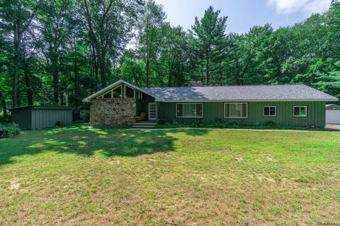 9 Pineview Ln, Clifton Park, NY 12065 photo 1