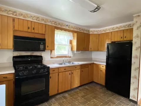 34 Crescent Rd, Eagle Bridge, NY 12057 photo 17