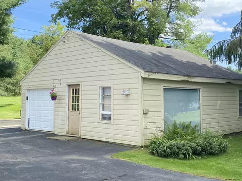 34 Crescent Rd, Eagle Bridge, NY 12057 photo 10