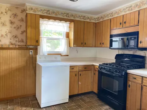 34 Crescent Rd, Eagle Bridge, NY 12057 photo 18