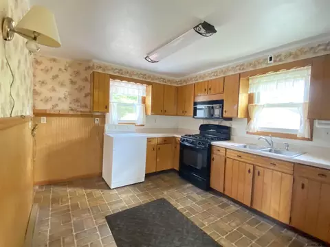 34 Crescent Rd, Eagle Bridge, NY 12057 photo 16