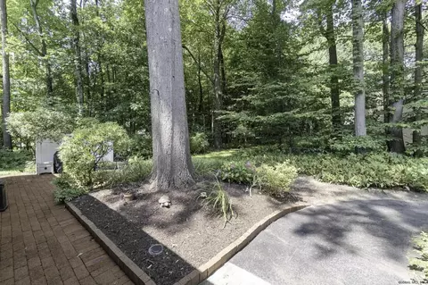 11 Willow Dr, Delmar, NY 12054 photo 42