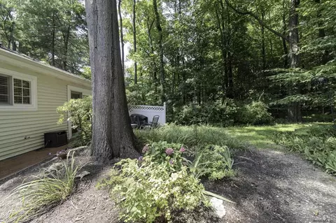 11 Willow Dr, Delmar, NY 12054 photo 49