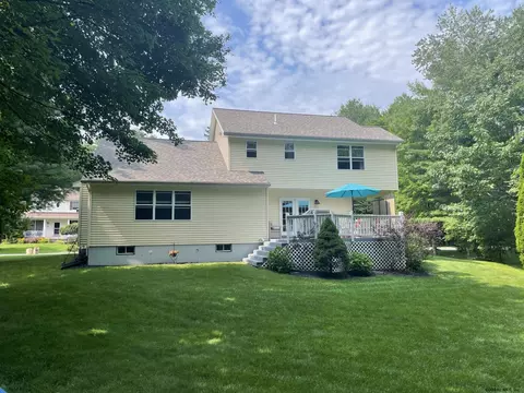 24 Willowbrook Ter, Halfmoon, NY 12065 photo 5